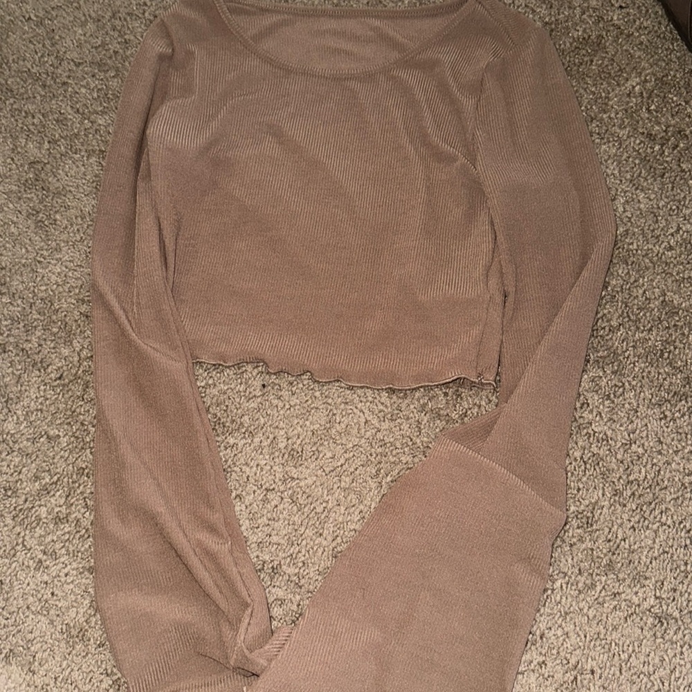 Bell bottom sleeves
